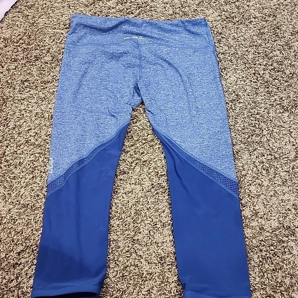 Lorna Jane capri leggings - Picture 6 of 7